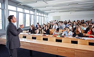 Ecole-hoteliere-de-Lausanne_Lausanne-hospitality-management-school_small-auditorium